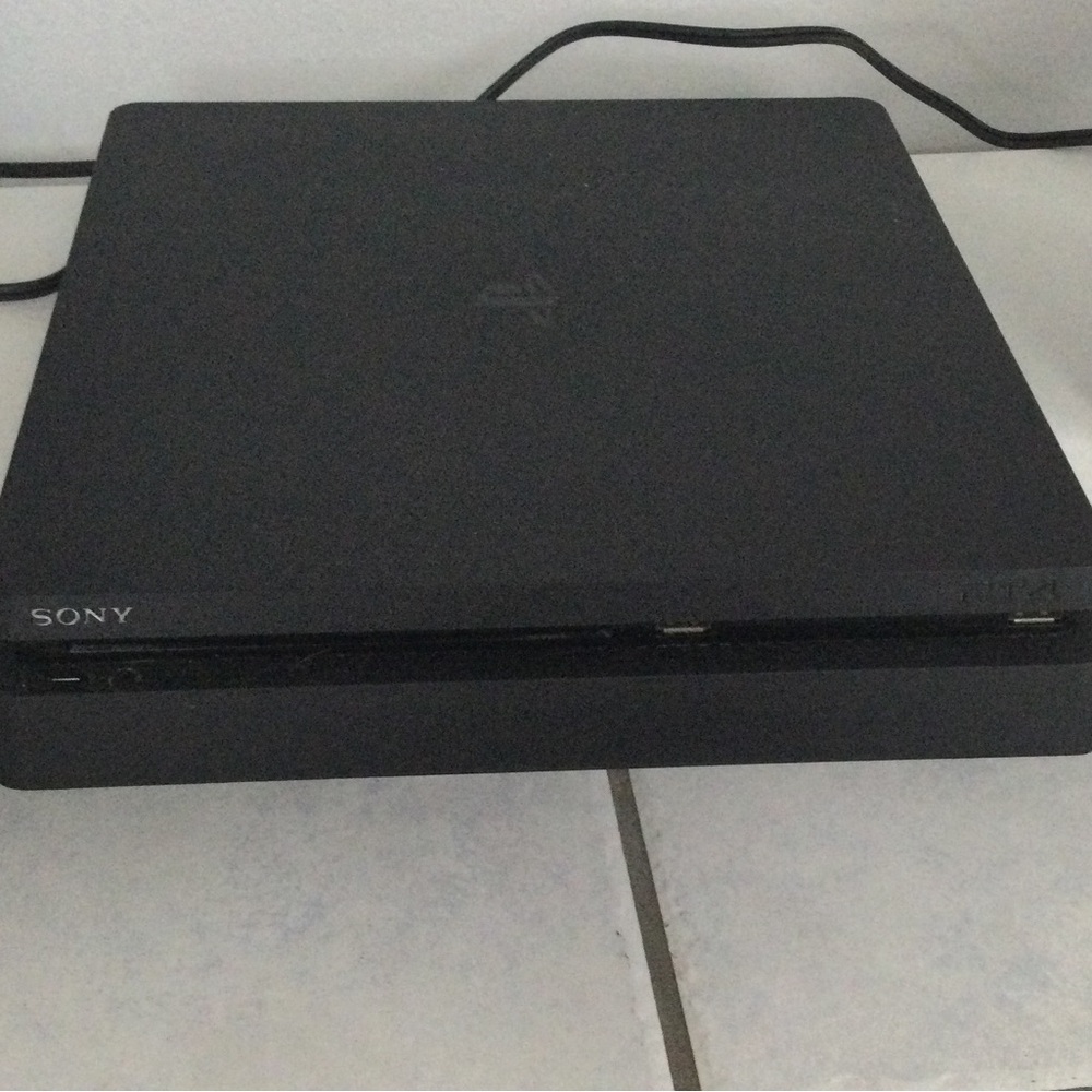 Ps4 Gaming Console - Picture 2 of 2